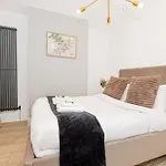 Classy 2Br Btw Wimbledon & Streatham, 10 Min Tube