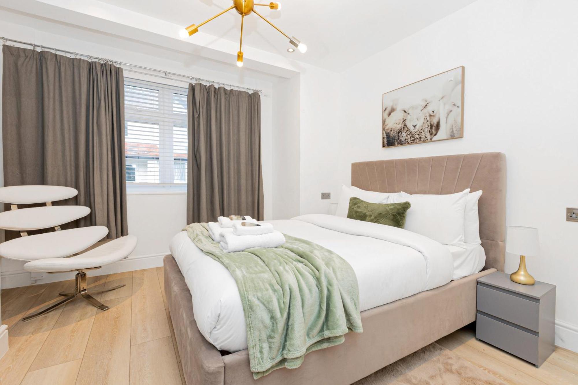 Classy 2br Btw Wimbledon & Streatham, 10 Min Tube