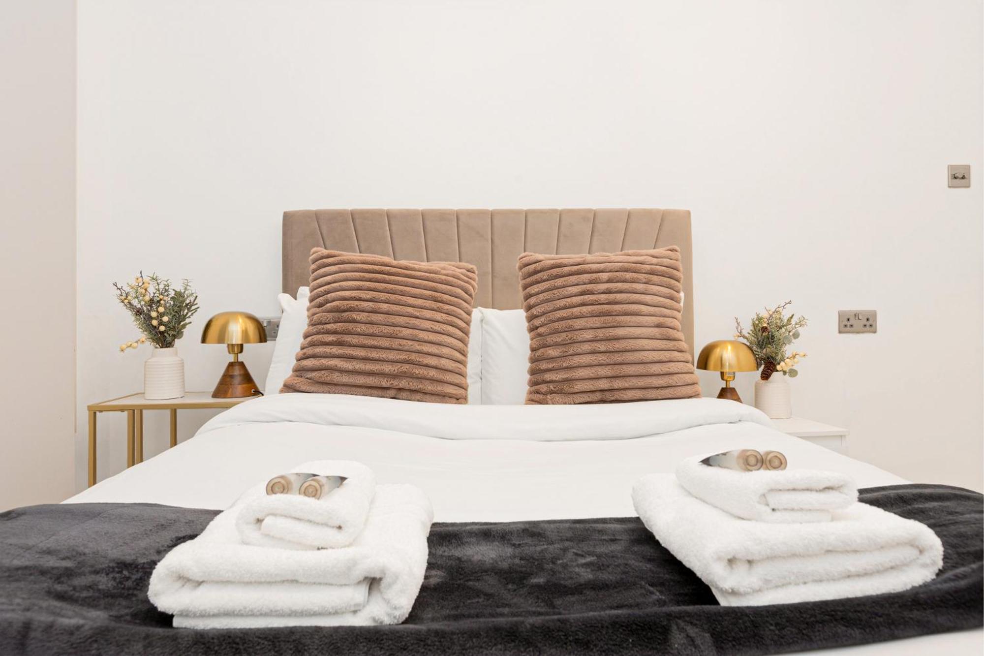 Classy 2br Btw Wimbledon & Streatham, 10 Min Tube *